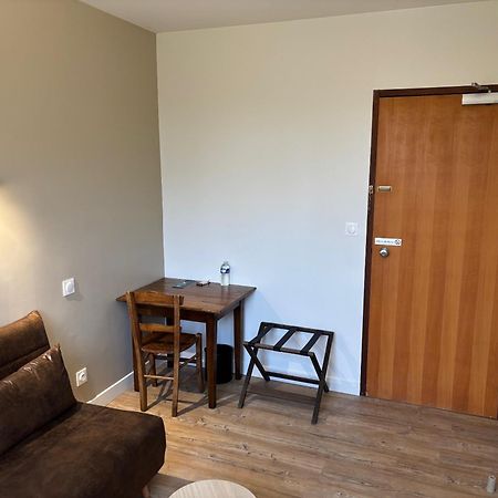 Logis Hostellerie du Clos Pité Préchacq Esterno foto