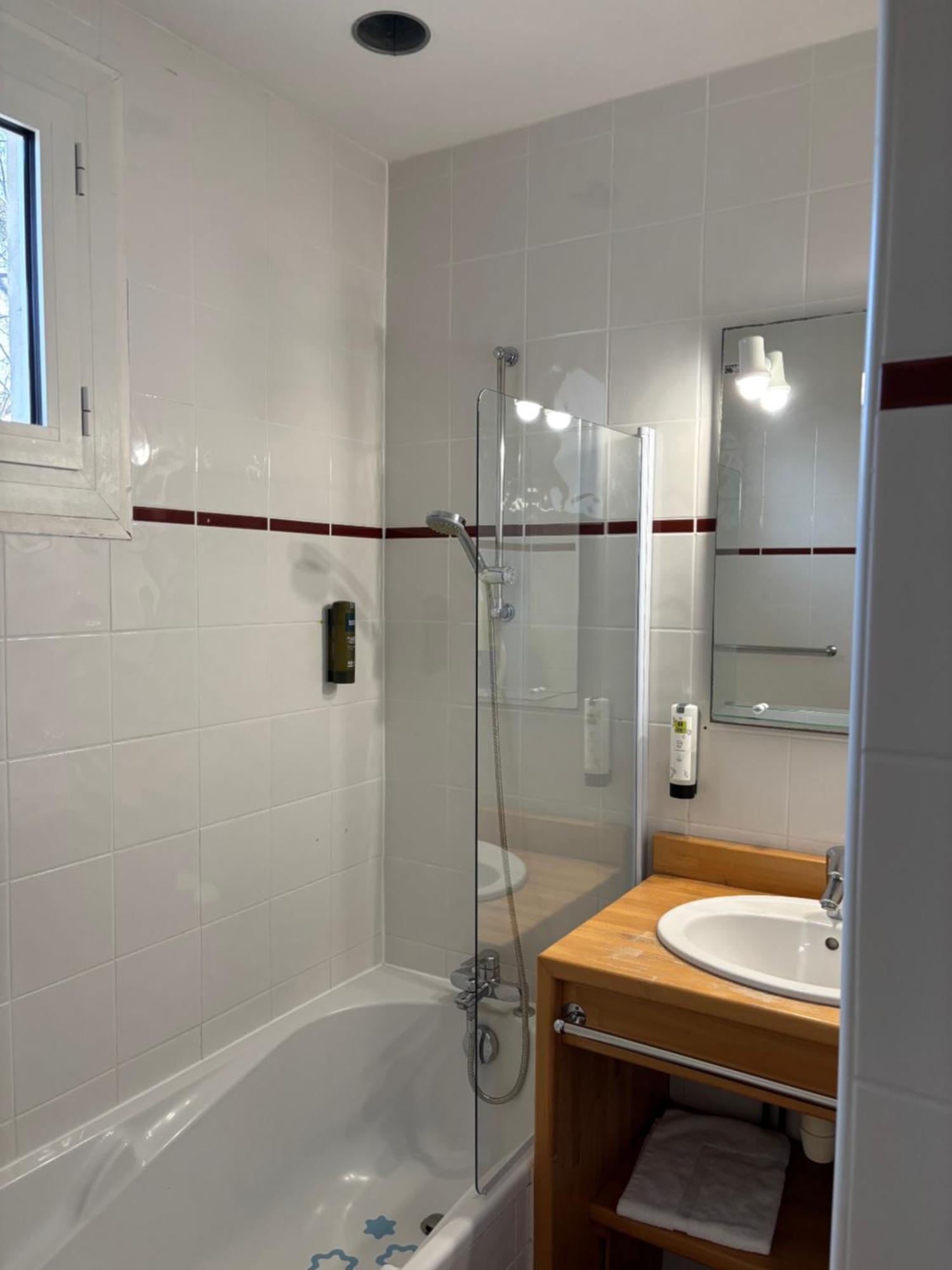 Logis Hostellerie du Clos Pité Préchacq Esterno foto