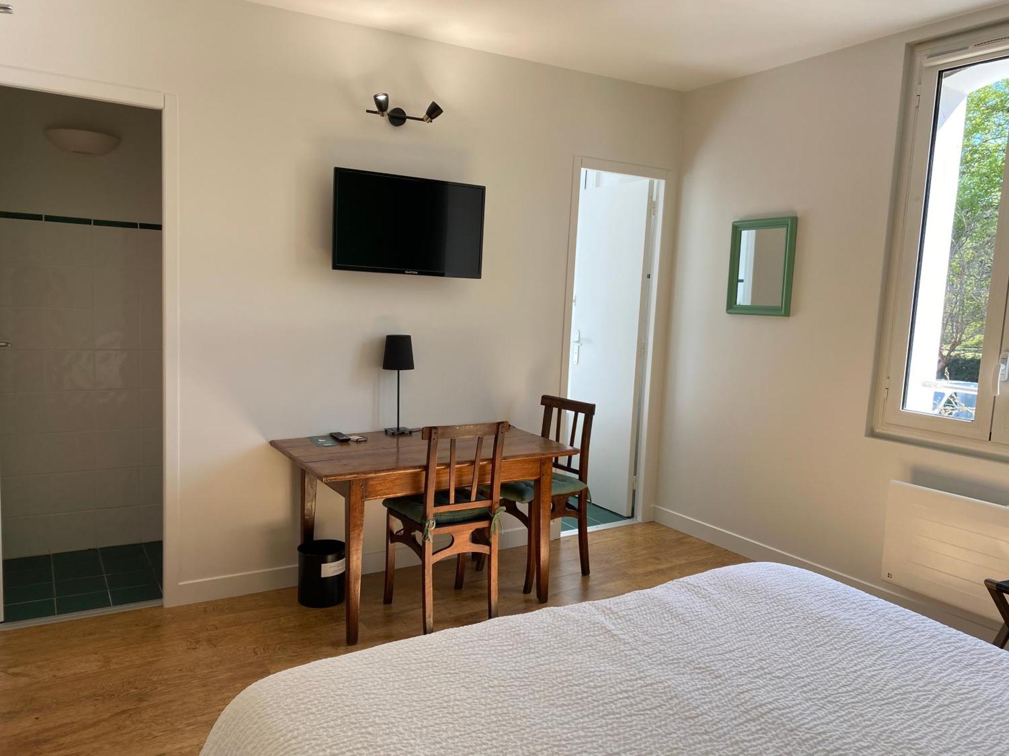 Logis Hostellerie du Clos Pité Préchacq Esterno foto