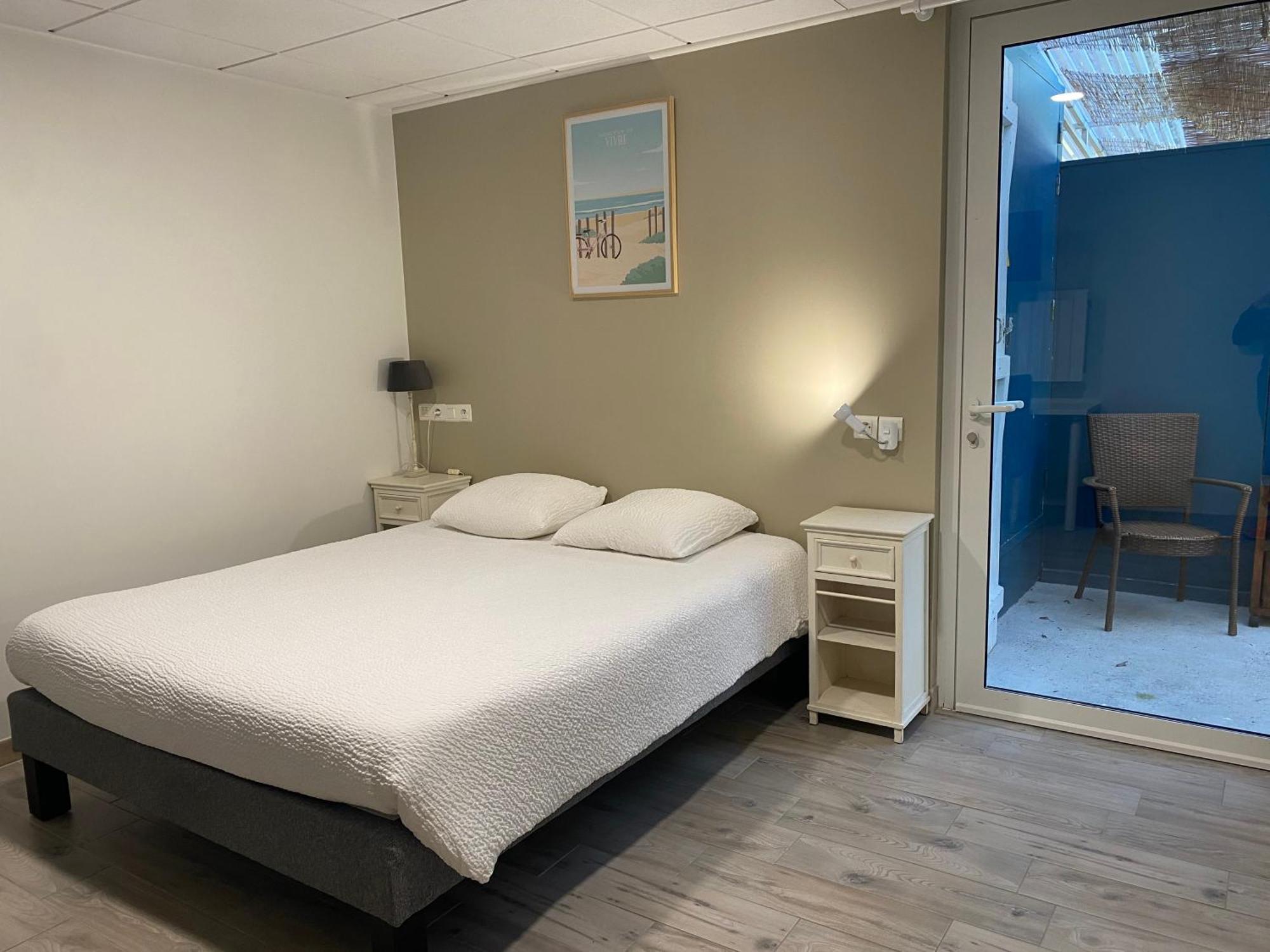 Logis Hostellerie du Clos Pité Préchacq Esterno foto