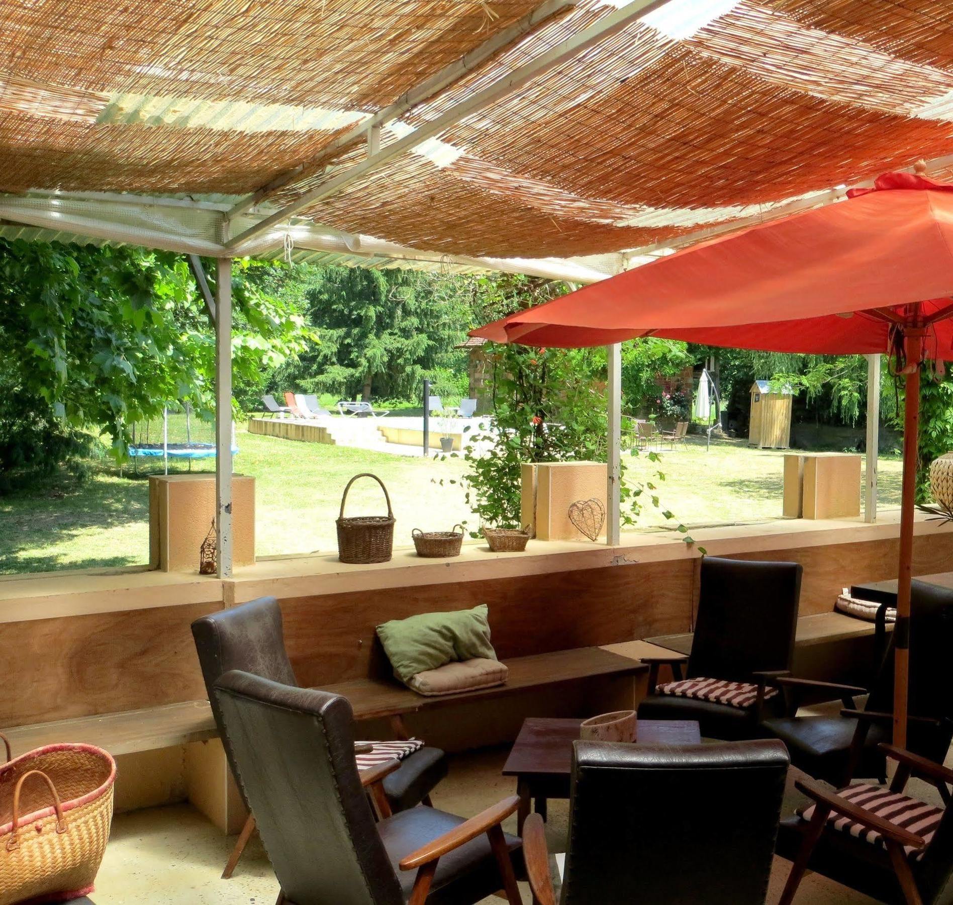 Logis Hostellerie du Clos Pité Préchacq Esterno foto