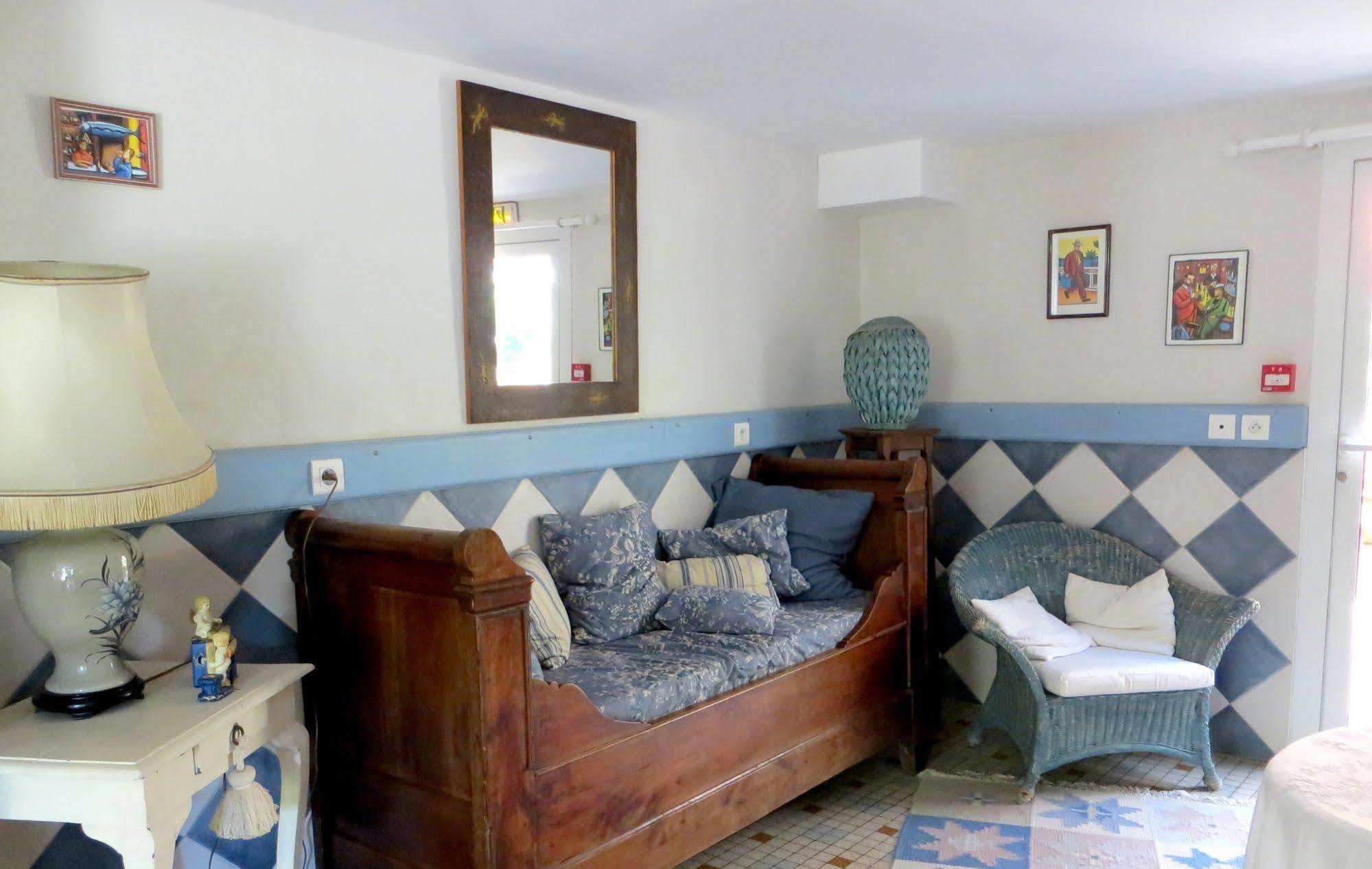 Logis Hostellerie du Clos Pité Préchacq Esterno foto